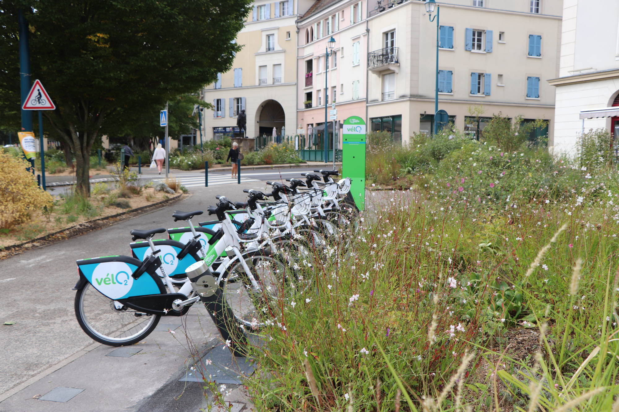 Borne VélO2 Mairie Croix Lieu