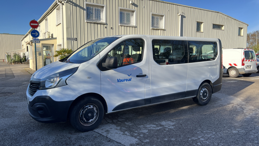 MINIBUS