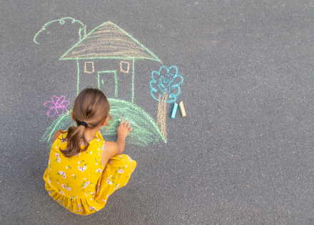 Enfant dessin maison